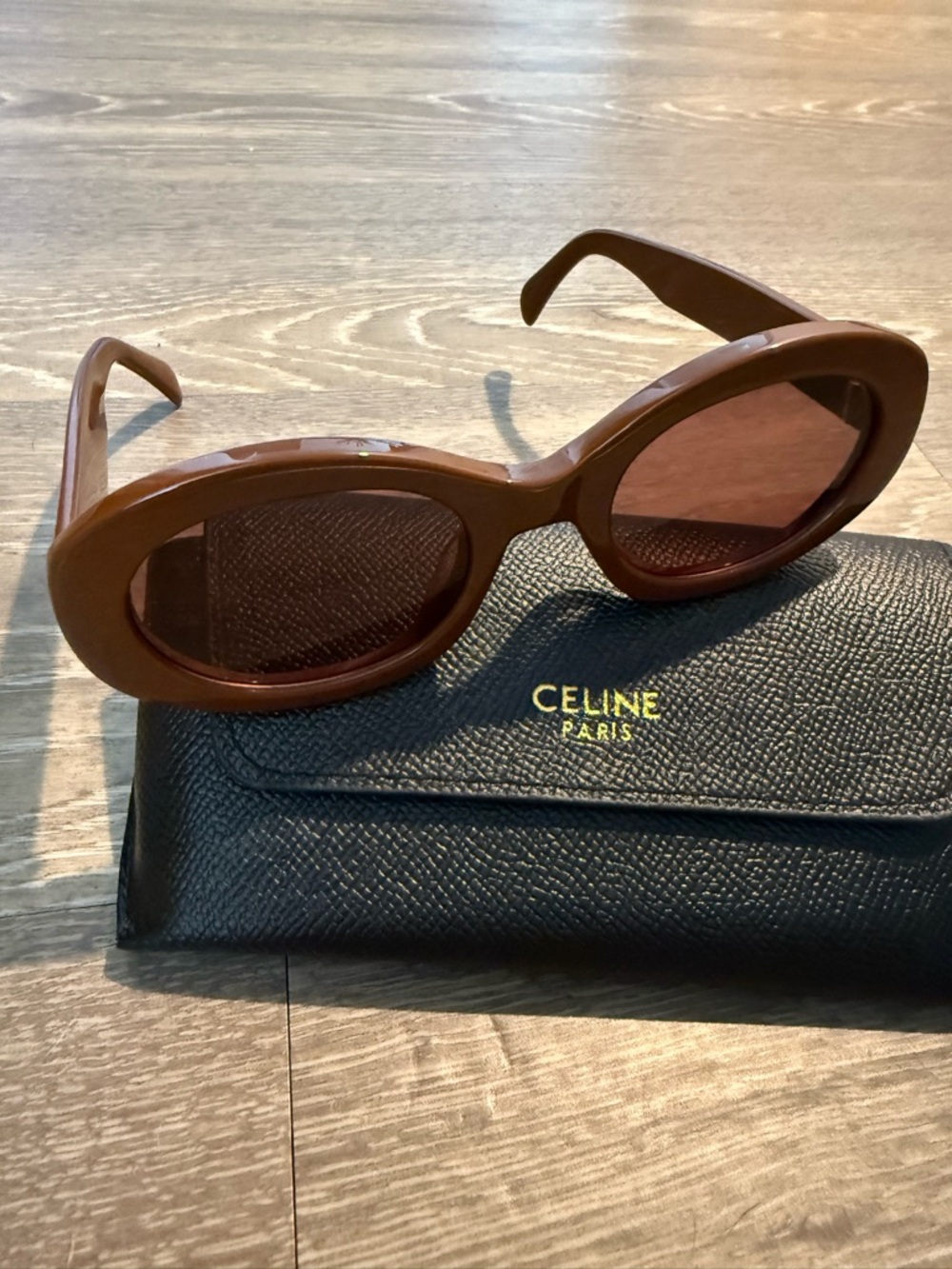 Celine sunglasses with black leather case - Picture 3 of 5